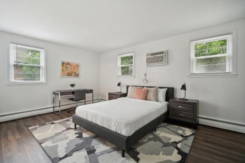 Pine Brook 104 I Pool Gym I Free Parking — 4-Star Luxury Hotel in Newark, United States