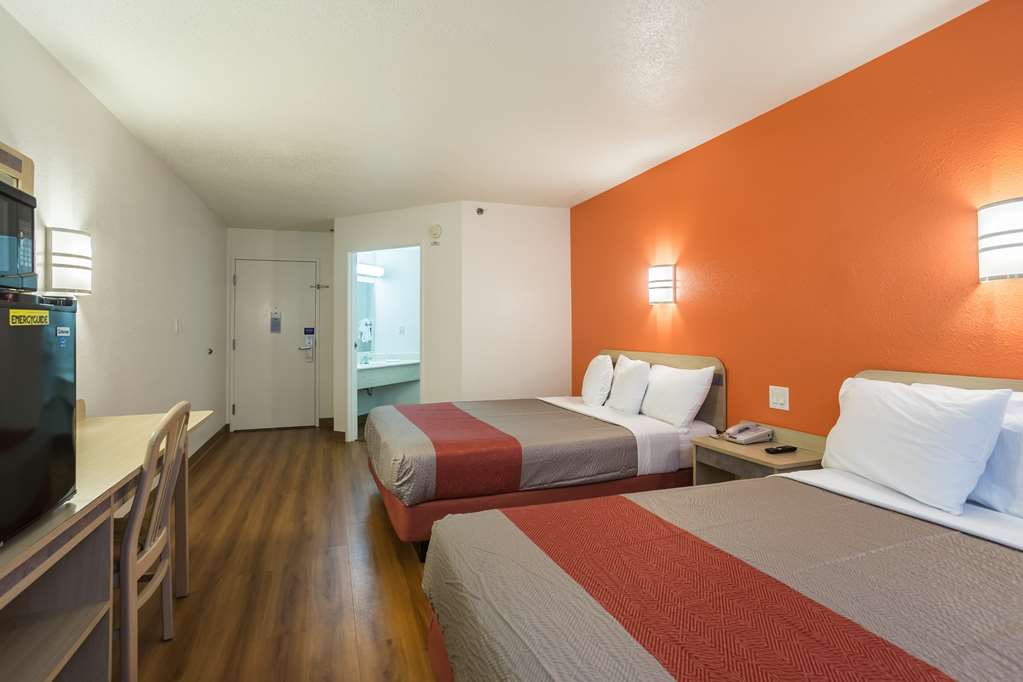 Motel 6 Dale IN - photo 10