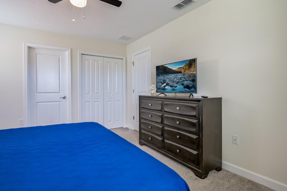 Family Paradise Space Themed Perfect Location - photo 36