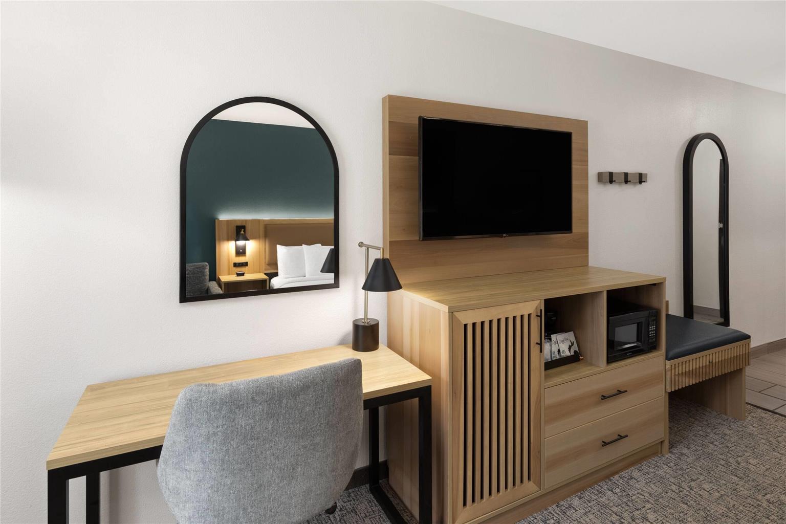 La Quinta Inn & Suites by Wyndham Lexington South Hamburg - photo 27