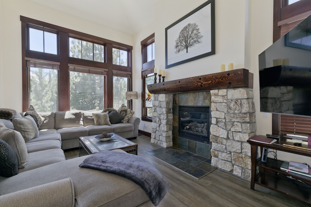 Juniper Crest #25 4 Bedroom Condo by RedAwning — 4-Star Luxury Hotel in Mammoth Lakes, United States