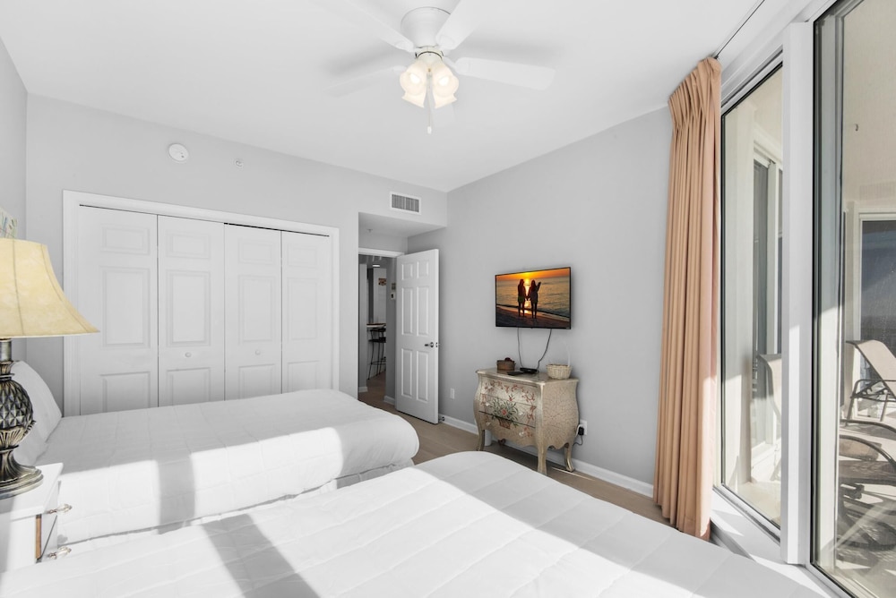 Silver Beach Towers 1205 East - photo 3