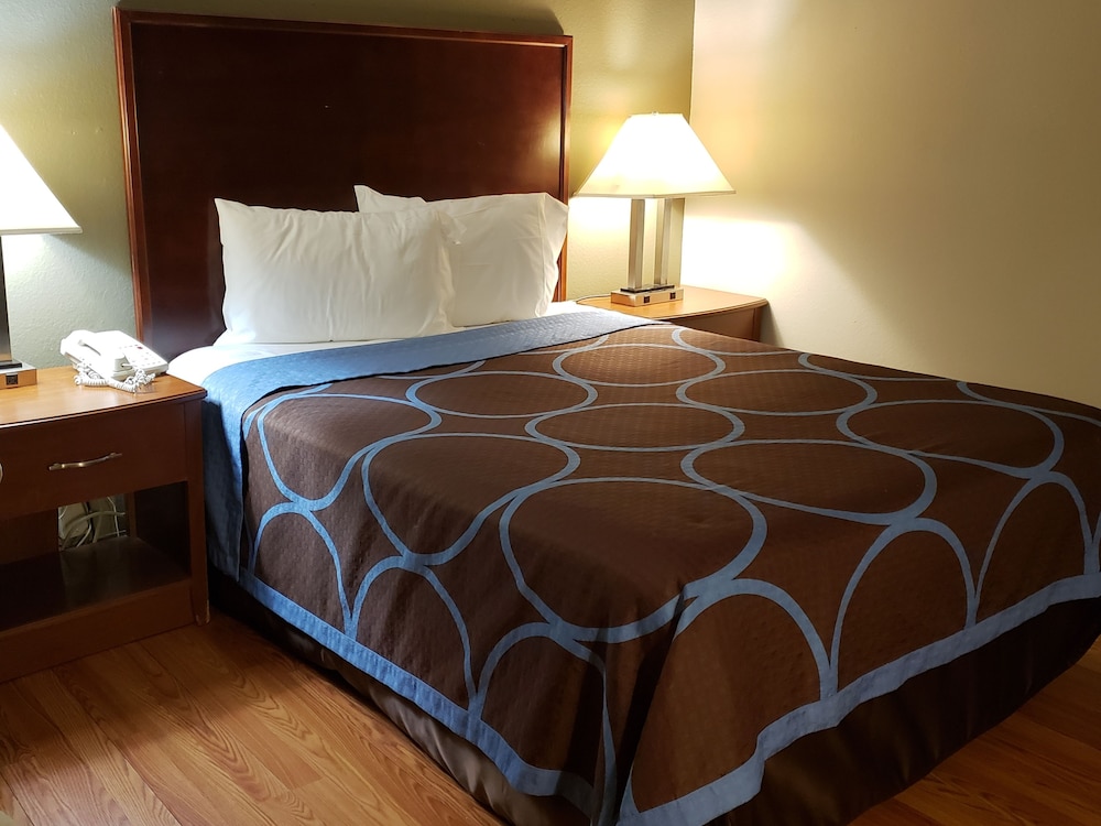 Super 8 by Wyndham Martinsville VA - photo 3