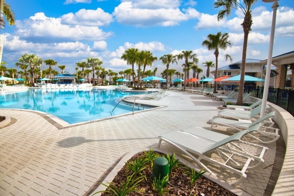 Daniel's Townhome Getaway At Windsor Island Resort 5 Bedroom Townhouse by Redawning Davenport - photo 40