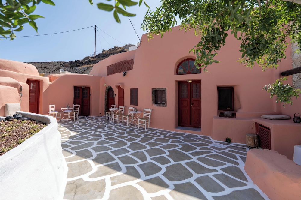 Elyvia Caves - last minute hotel in Oia