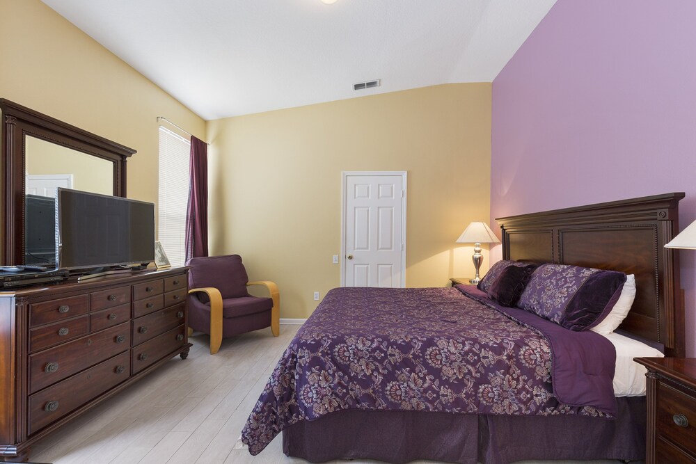 Sunshine Station Spacious 4 bed Windsor Palms resort home that's close to Disney - photo 3