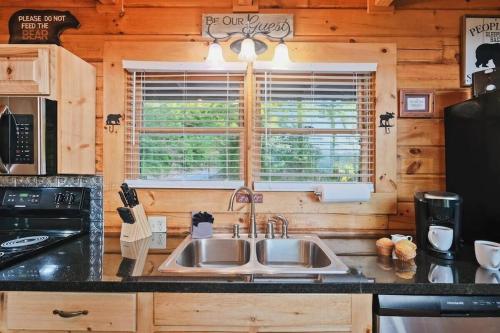 Magic Mountain by Avada Properties - last minute hotel in Sevierville