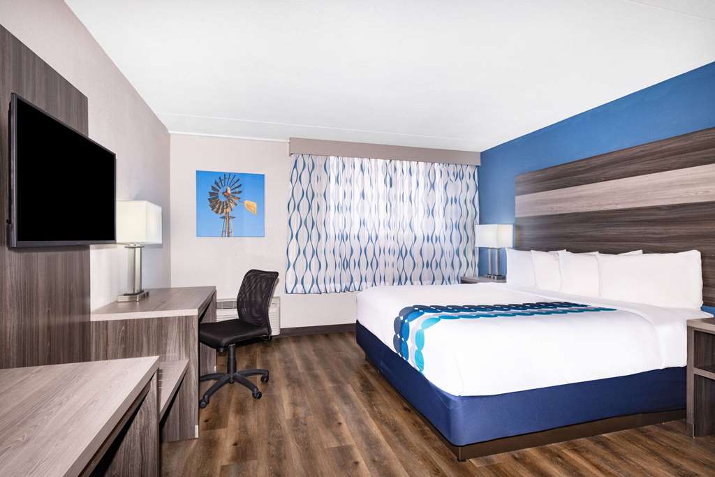 Wingate by Wyndham Wichita Airport - photo 10