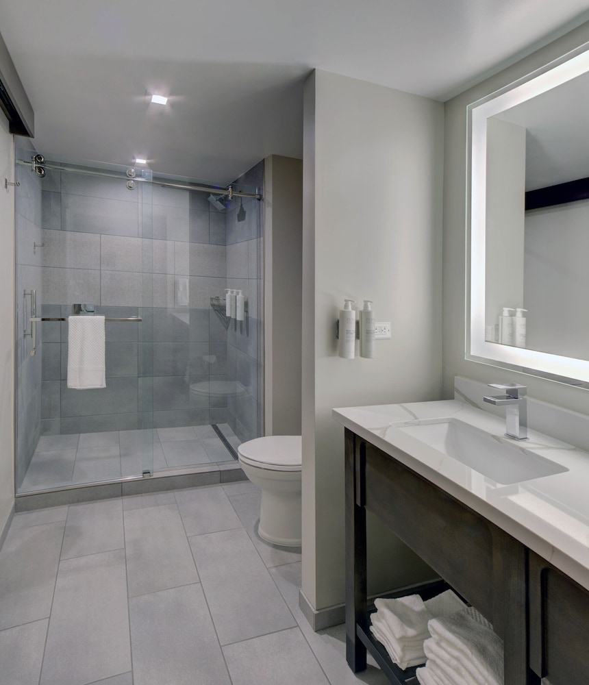 Embassy Suites by Hilton Virginia Beach Oceanfront Resort - photo 37