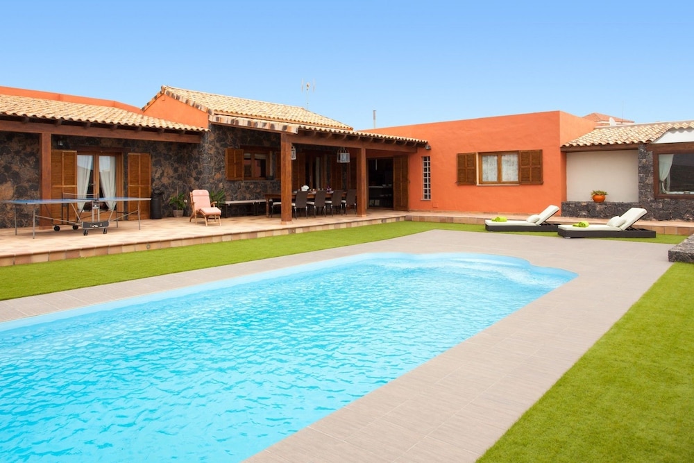 Villa Masé — 4-Star Luxury Hotel in Puerto Del Rosario, Spain