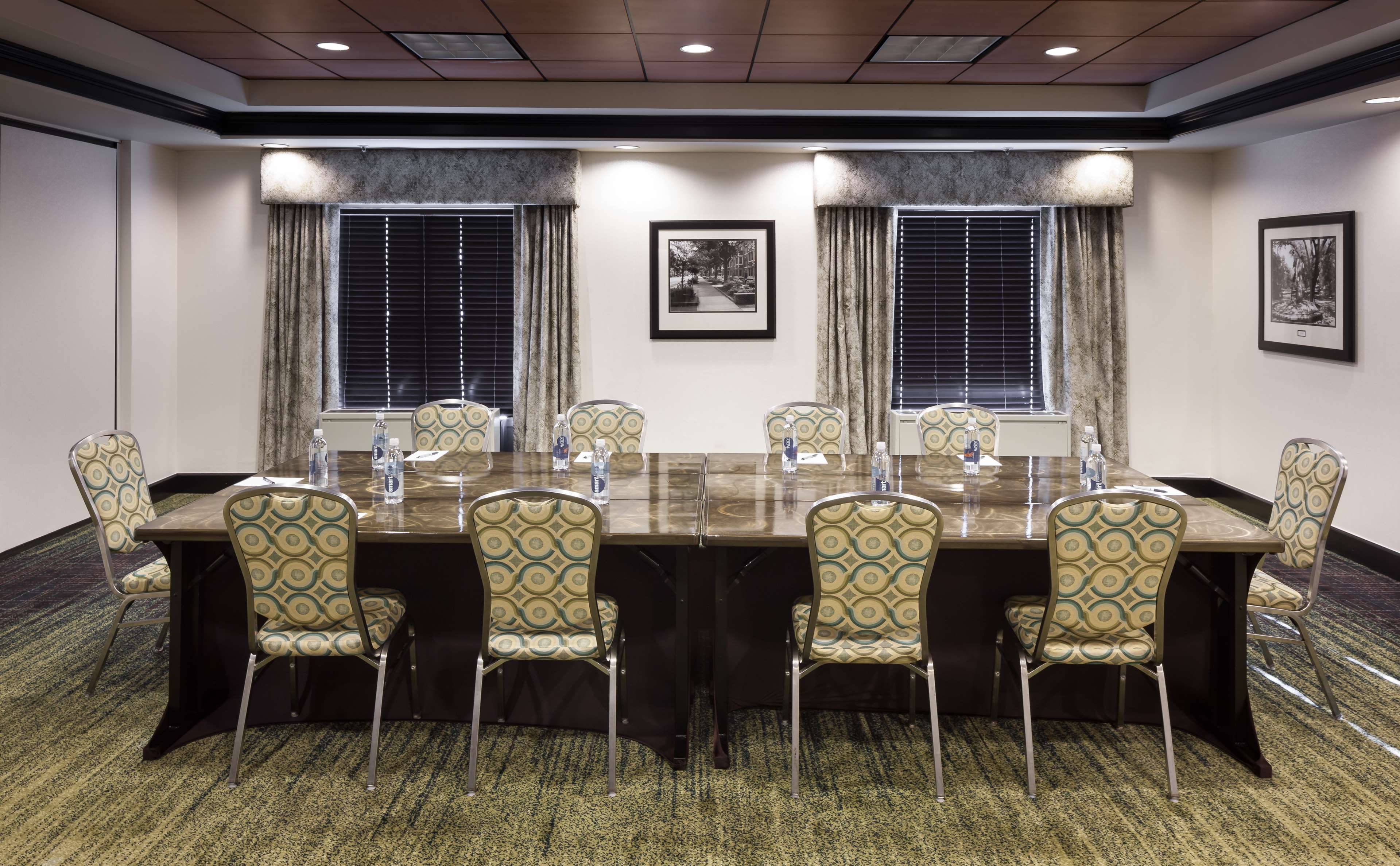 Hampton Inn & Suites Gainesville Downtown - photo 21