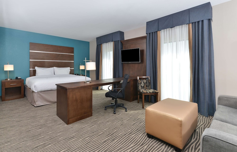 Hampton Inn & Suites Des Moines Downtown - photo 20