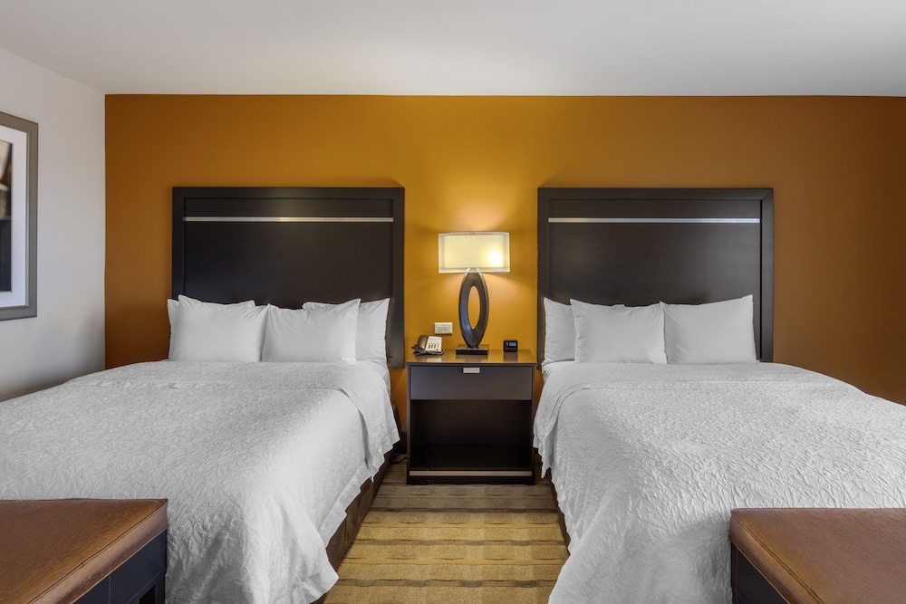 Hampton Inn & Suites Columbus - photo 8