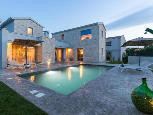 Vila Maslina — 4-Star Luxury Hotel in Porec, Croatia