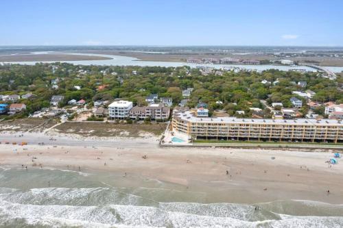 208 W Ashley Central Location 2 Mins to the Beach - photo 4