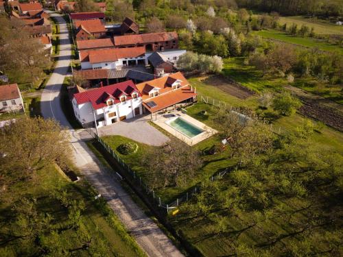 Šljivik stari — 4-Star Luxury Hotel in Brestovac, Croatia
