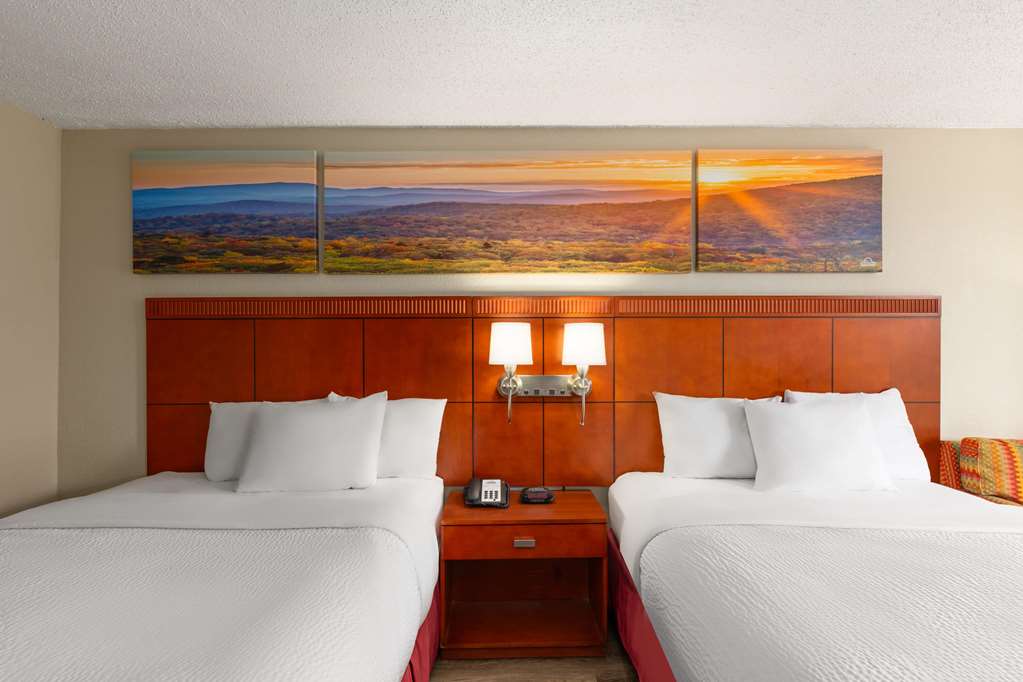 Days Inn by Wyndham Knoxville East - photo 17