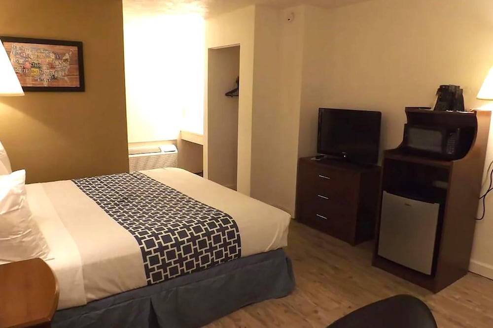 Coratel Inn & Suites by Jasper McCook - photo 17