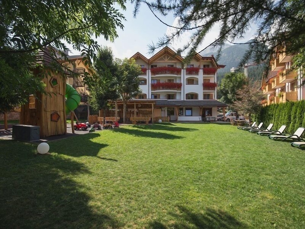 Hotel Ambiez - carbon neutral hotel in Andalo