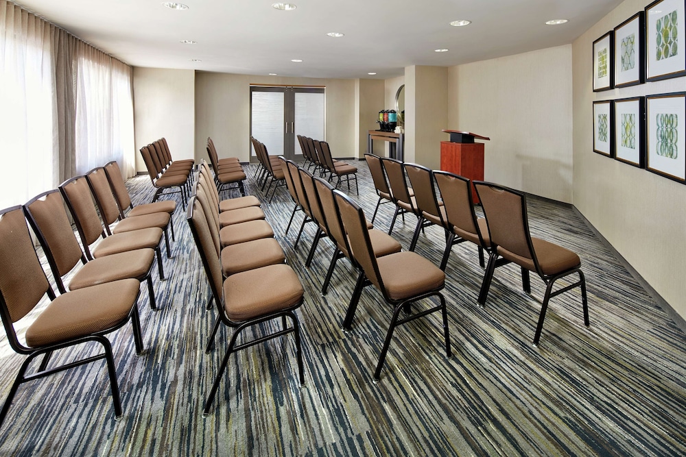Hilton Garden Inn San Diego Mission Valley Stadium - photo 38