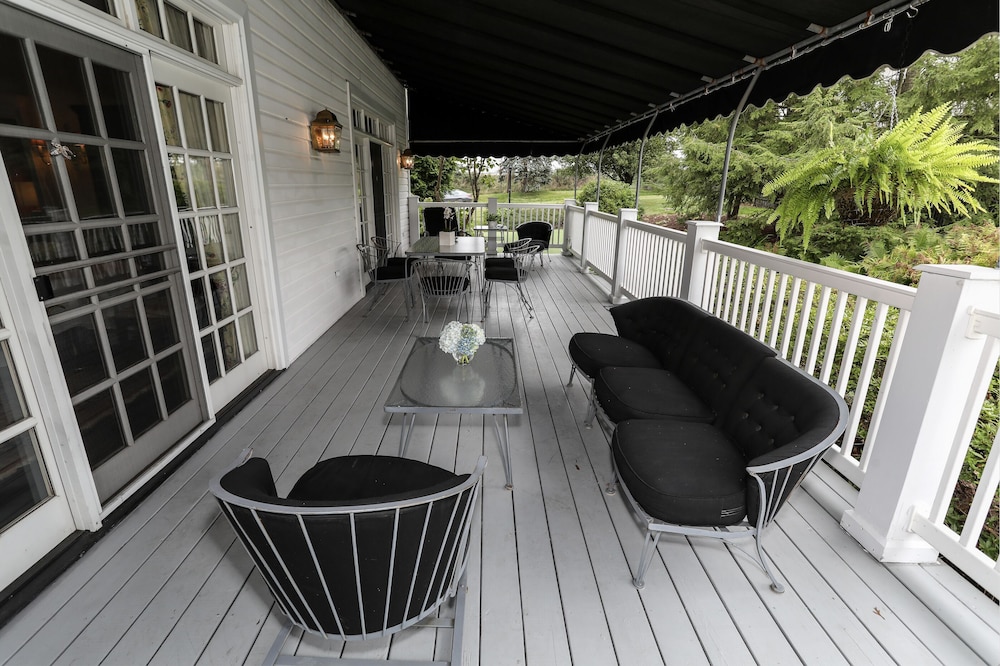 Oakmont Inn - photo 48