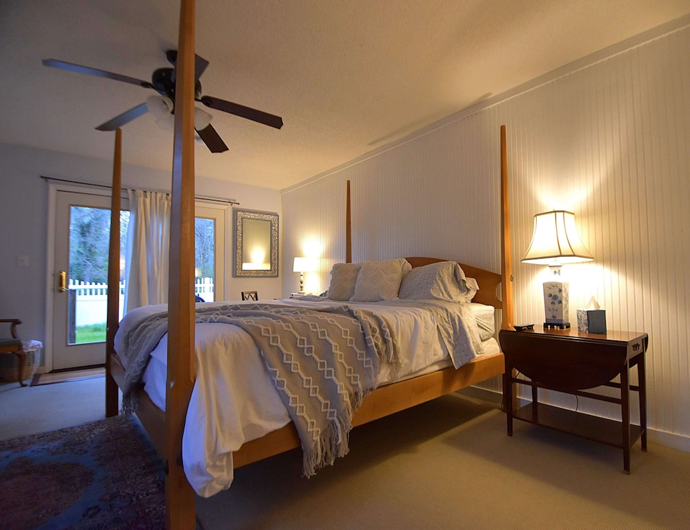 Inn at Oriental - photo 6
