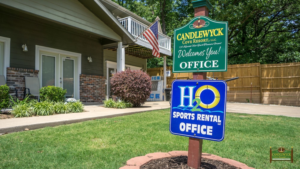 Candlewyck Cove Resort in Grove, United States