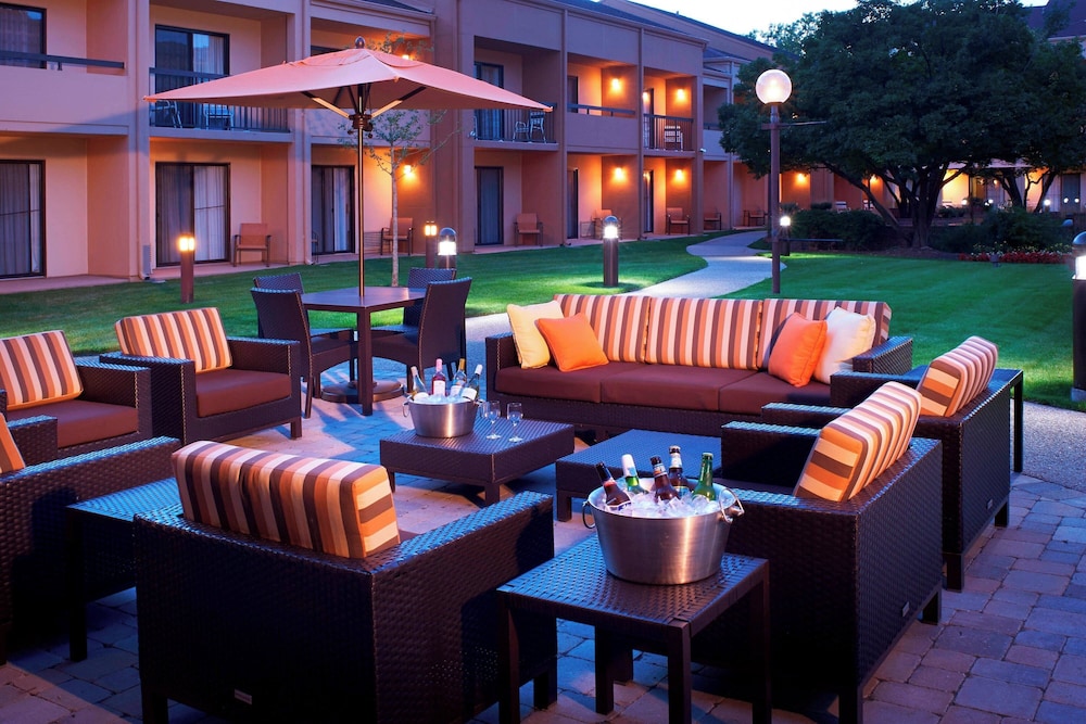 Courtyard by Marriott Chicago Arlington Heights South — hotel in Arlington Heights