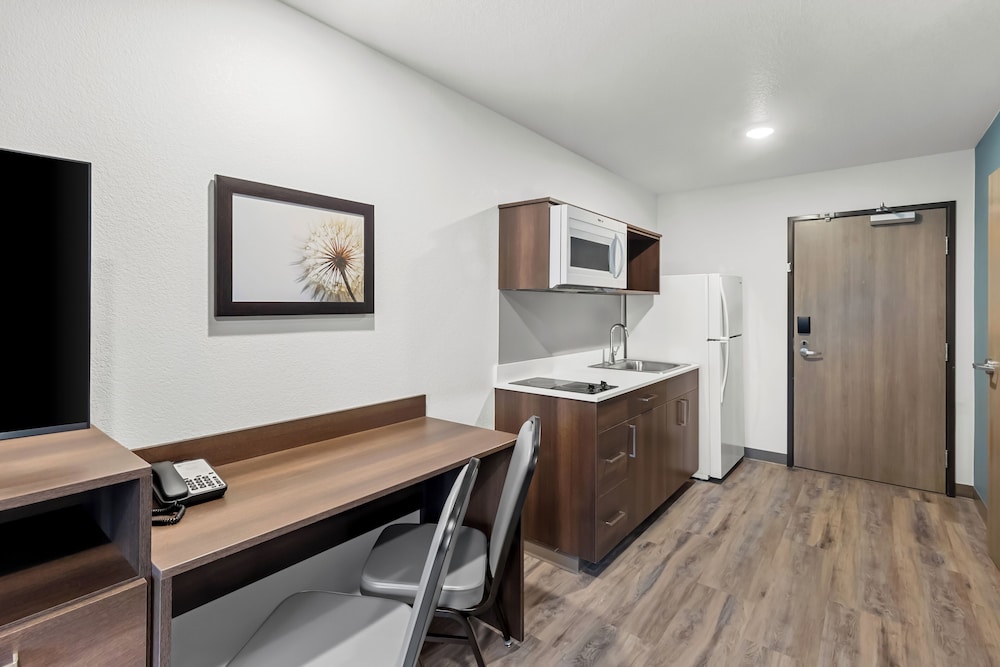 WoodSpring Suites Beaverton Portland West - photo 18
