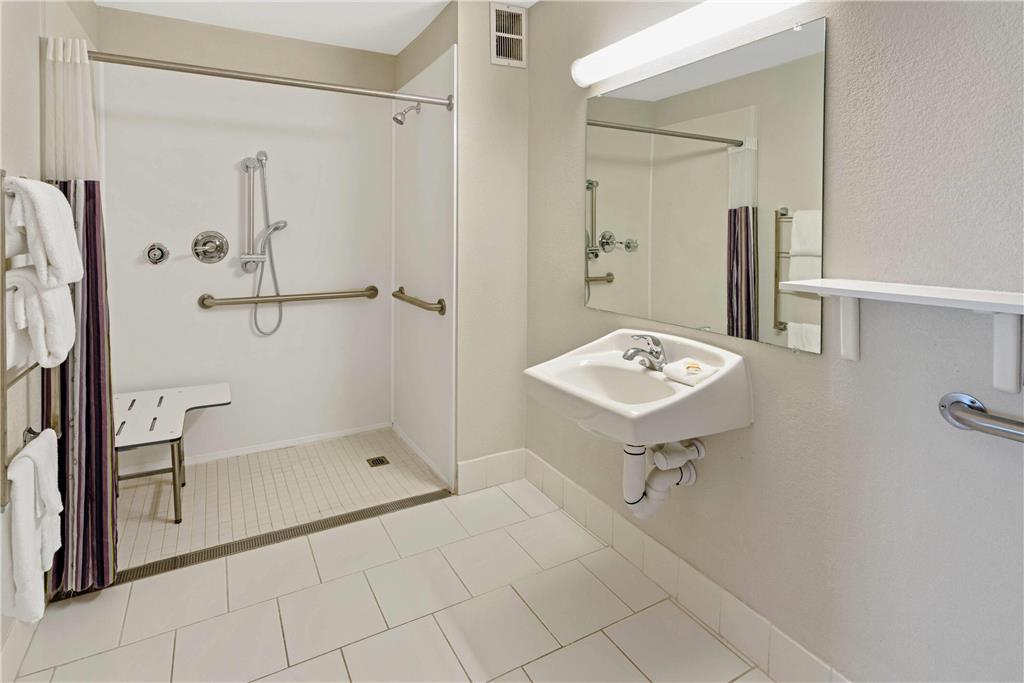 Travelodge by Wyndham Phoenix North - photo 18