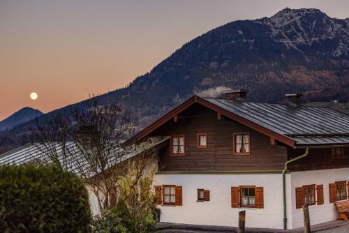 Haus Theresienwiese — 4-Star Luxury Hotel in Koenigsee, Germany