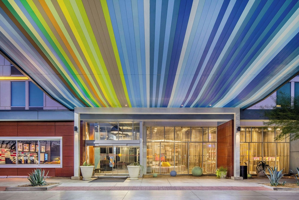 Aloft Phoenix Airport - photo 5