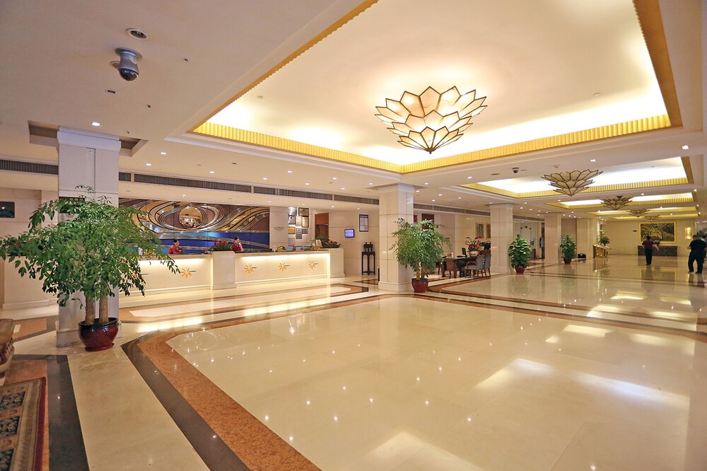 Golden Sea View Hotel in Haikou, People's Republic of China