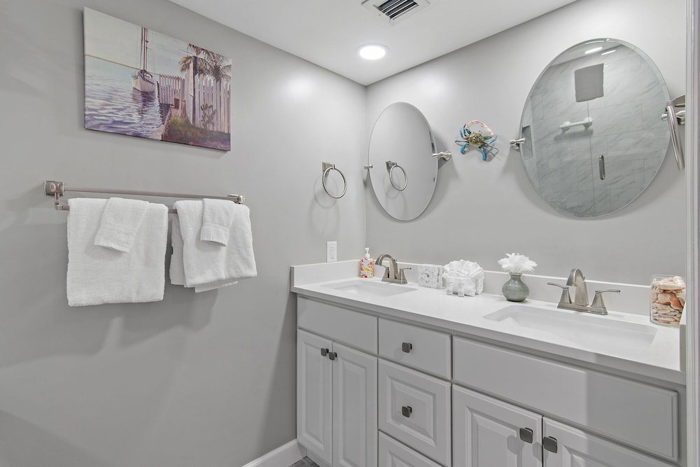 Shoreline Towers 3033 - photo 17
