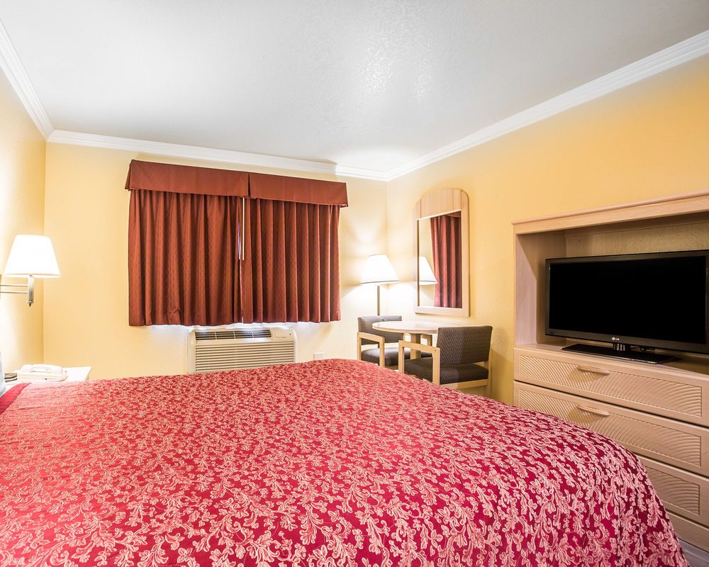 Hotel Fontana CA - photo 15