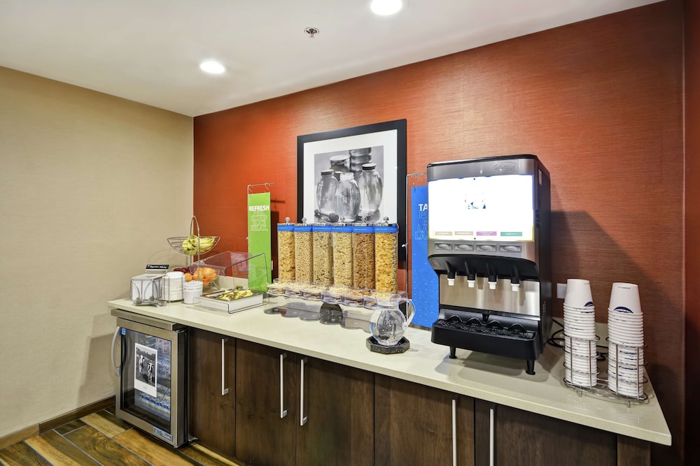 Hampton Inn & Suites Grants Pass - photo 36