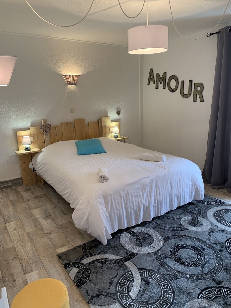 Le Cercle - carbon neutral hotel in Unknown City