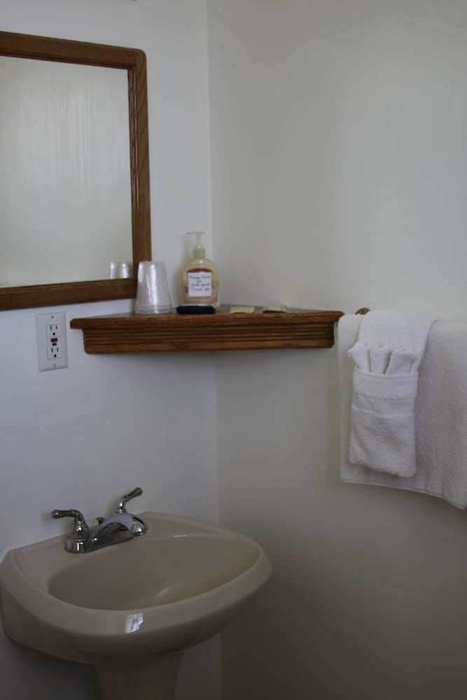 Sleep For Less Motel - photo 17