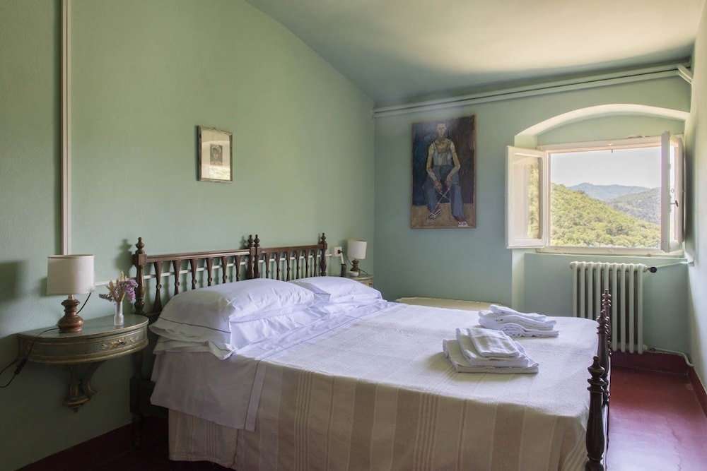 Petrolo - carbon neutral hotel in Bucine