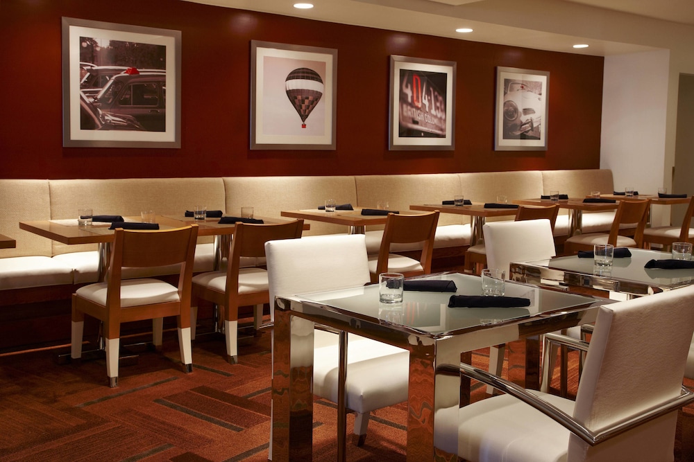 Four Points by Sheraton Los Angeles International Airport - photo 30