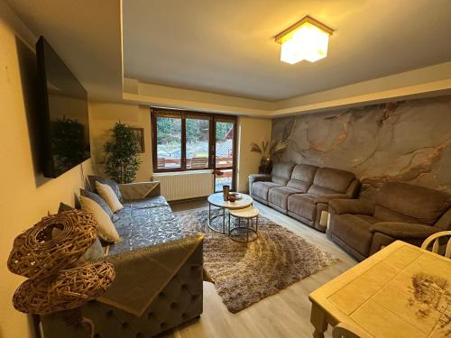 Alsama Zurqa — 4-Star Luxury Hotel in Busteni, Romania