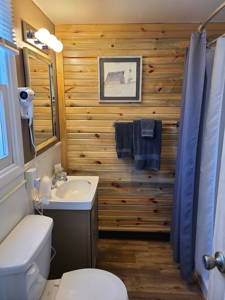 Lamplighter Cabins & Suites - photo 72