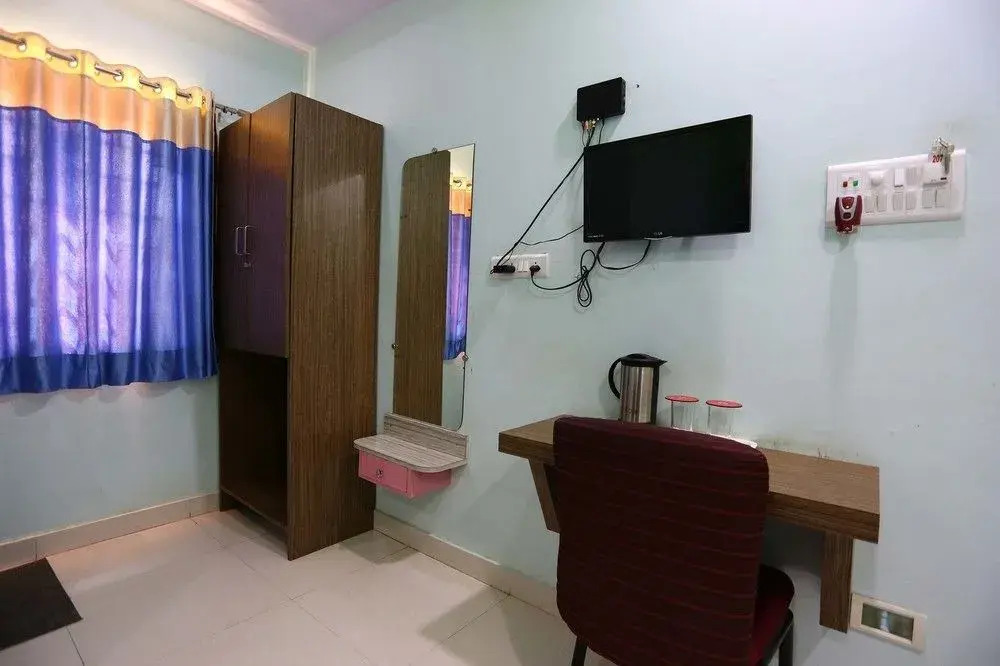 OYO Rooms Railway Station Somnath 1 in Veraval, India