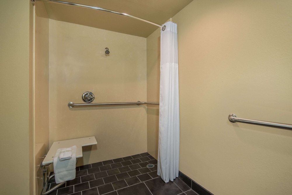 Wyndham Garden Texarkana - photo 11