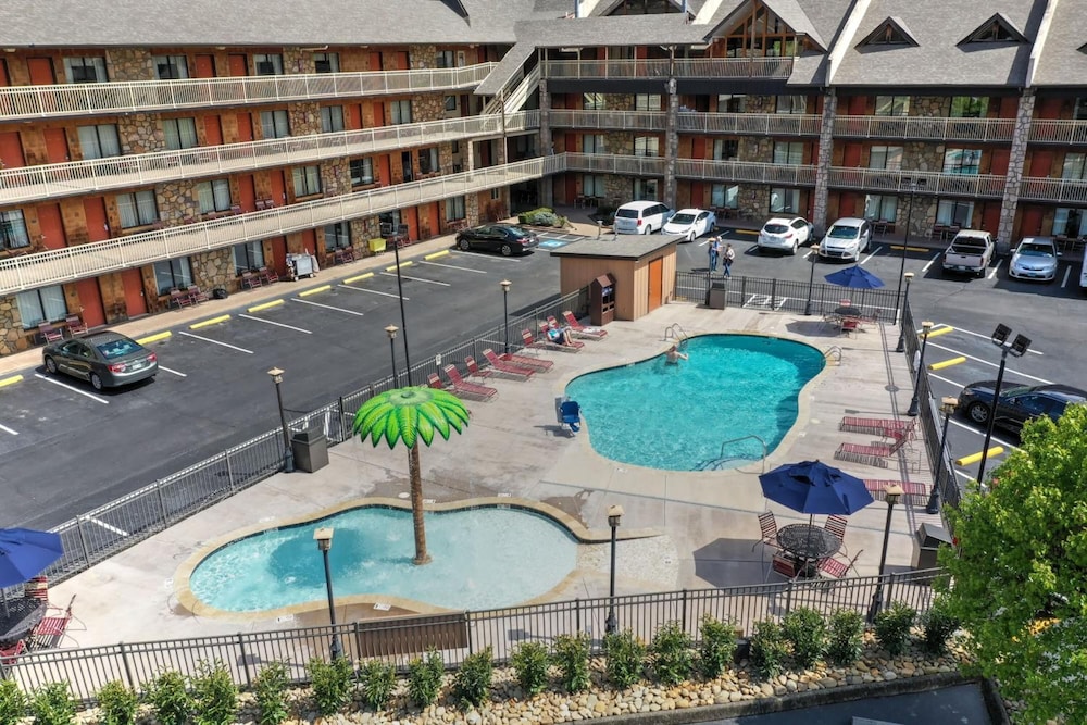 Crossroads Inn & Suites - photo 74