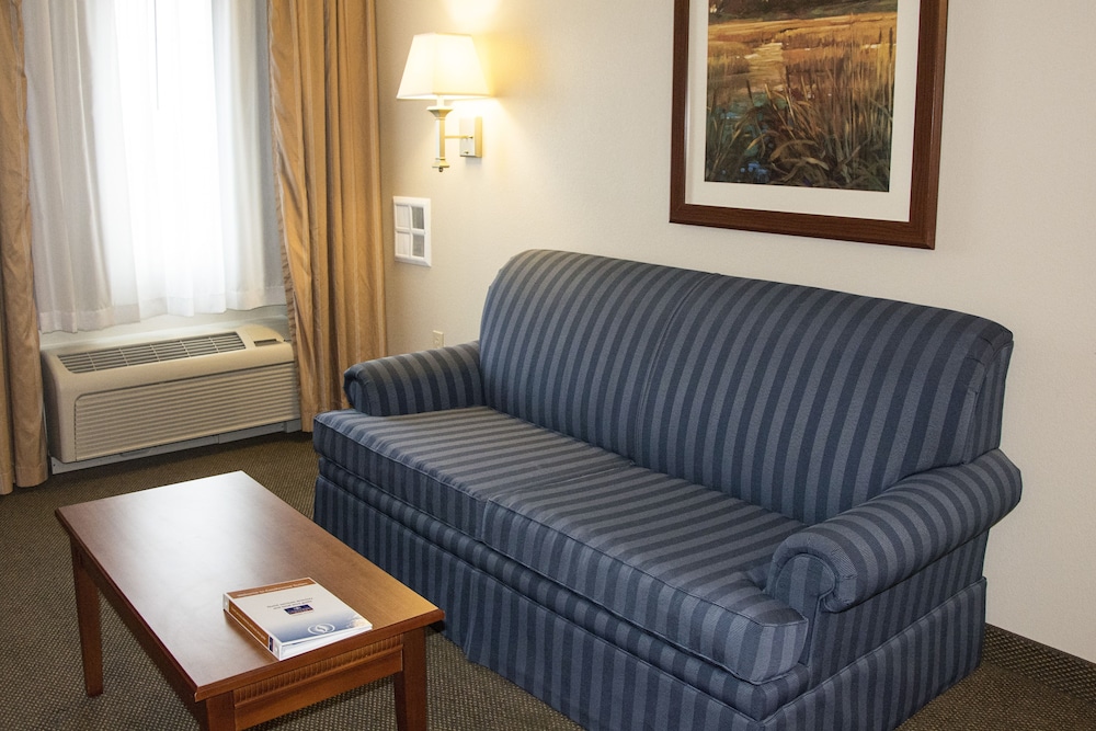 Candlewood Suites Kalamazoo Se by IHG - photo 15