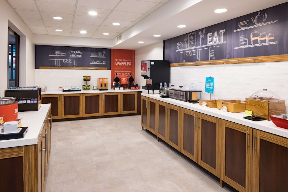 Hampton Inn Bentonville Rogers - photo 37