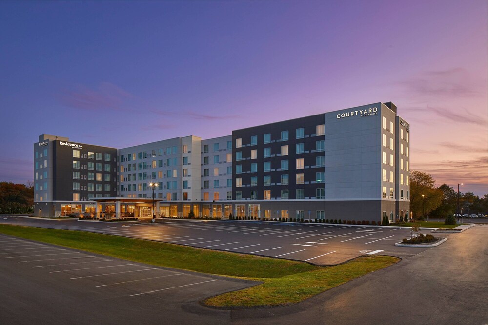 Courtyard By Marriott Albany Airport — Albany