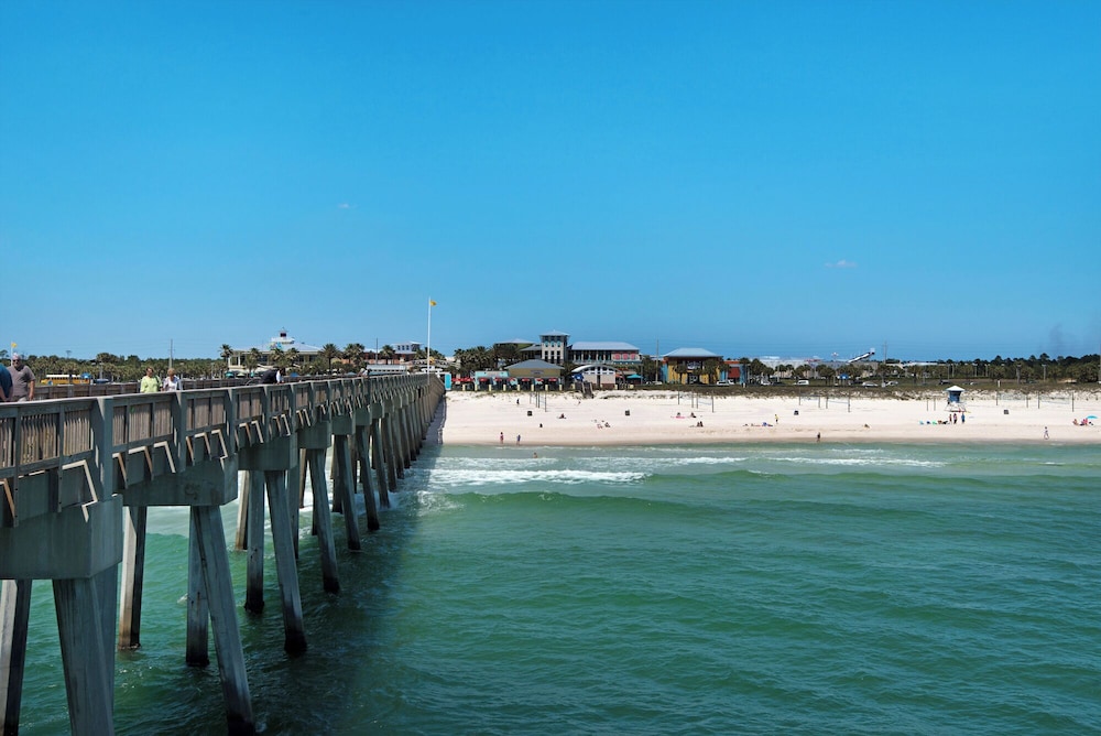 22517 Hilltop Ave Shore Nuff Beachy — 4-Star Luxury Hotel in Panama City Beach, United States
