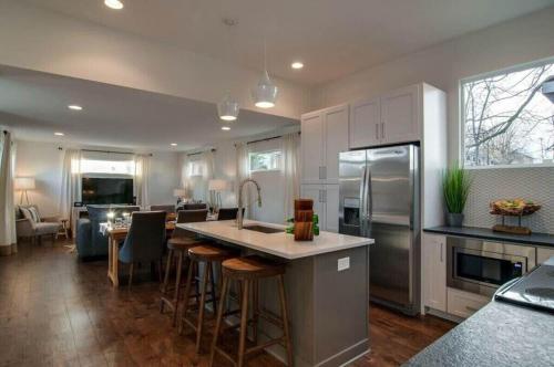 Skyline Views - carbon neutral hotel in Nashville